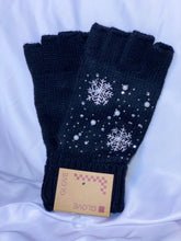 Load image into Gallery viewer, Pearl Snowflake and Rhinestone Fingerless Gloves